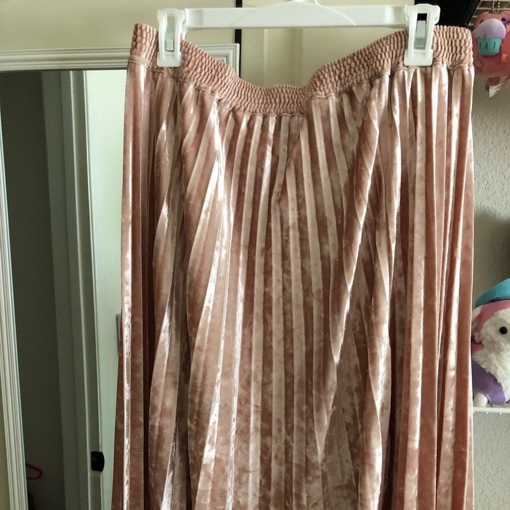 Light Pink Velvety Accordion Skirt